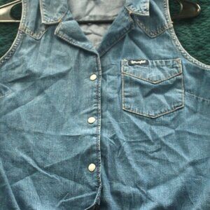 Wrangler Retro button up vest/top